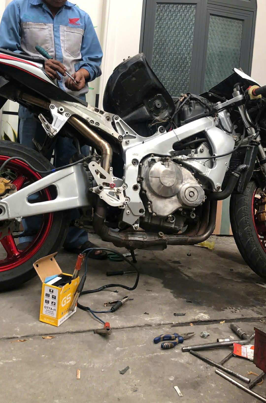 Cứu hộ xe máy ban đêm TP.HCM